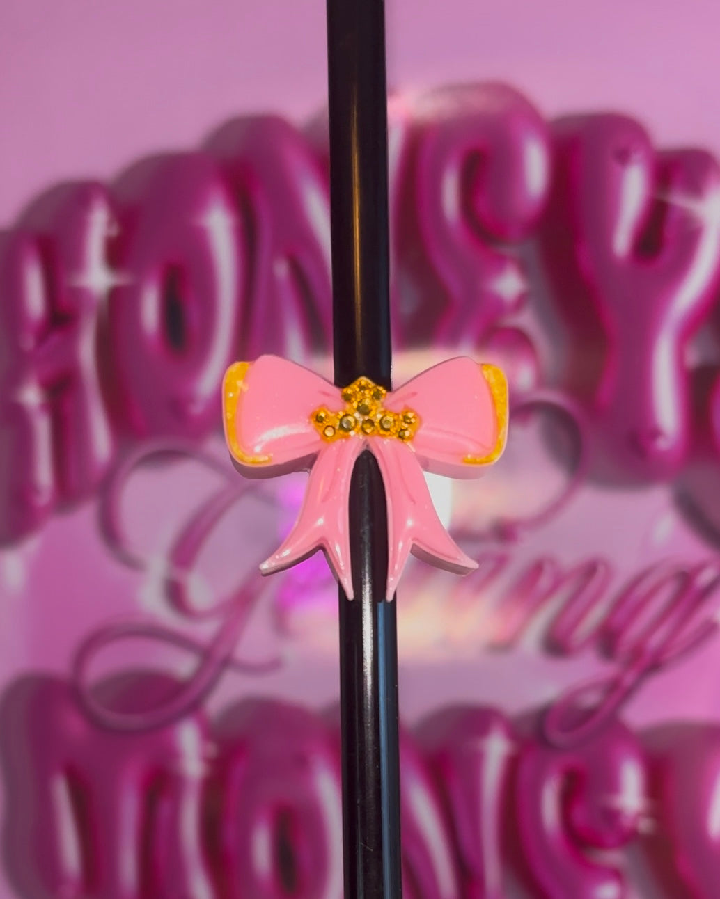 Aurora Bow Straw Topper